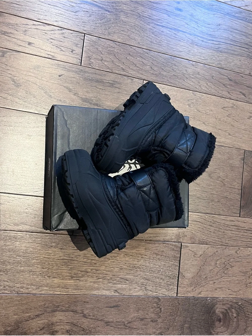 Sorel Kids Commander Snow Boots - size 11